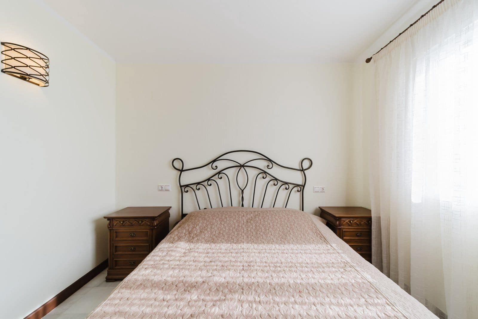 3 sypialnia Apartament przy plaży na sprzedaż w Torrevieja z basenem garażem - 363 900 € (Ref: 9464749)