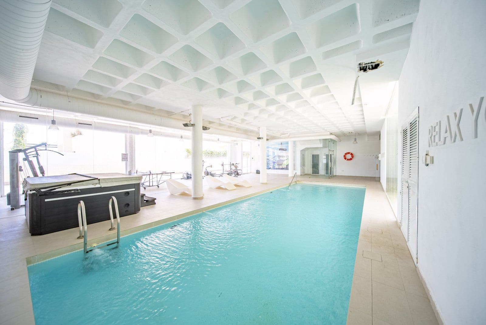 2 Zimmer Apartment zu verkaufen in Guardamar del Segura mit Pool Garage - 260.000 € (Ref: 9464751)