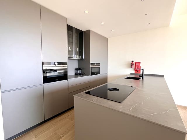 Apartamento de 2 habitaciones en Las Colinas Golf, Orihuela en venta con piscina garaje - 464.950 € (Ref: 9464770)