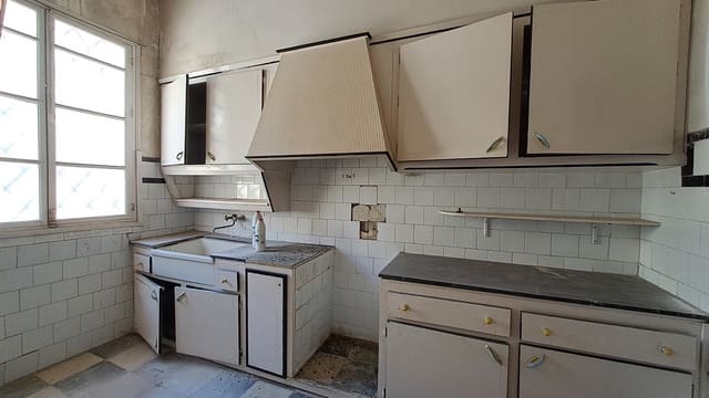 10 sovrum Kommersiell till salu i Orihuela ciudad, Orihuela med garage - 345 000 € (Ref: 9464781)