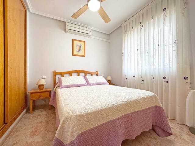 2 soveværelse Byhus til salg i Playa Flamenca, Orihuela med swimmingpool - € 189.000 (Ref: 9465361)