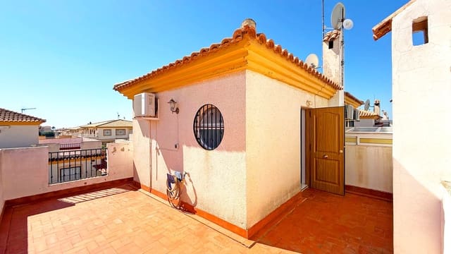 2 soveværelse Byhus til salg i Playa Flamenca, Orihuela med swimmingpool - € 189.000 (Ref: 9465361)