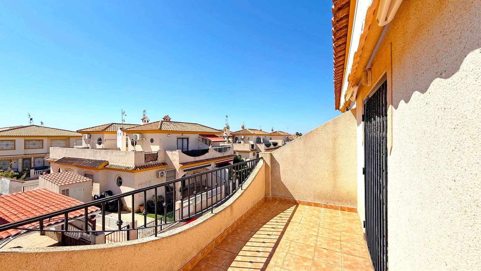 2 bedroom Townhouse for sale in Playa Flamenca with pool - € 189,000 (Ref: 9465361)
