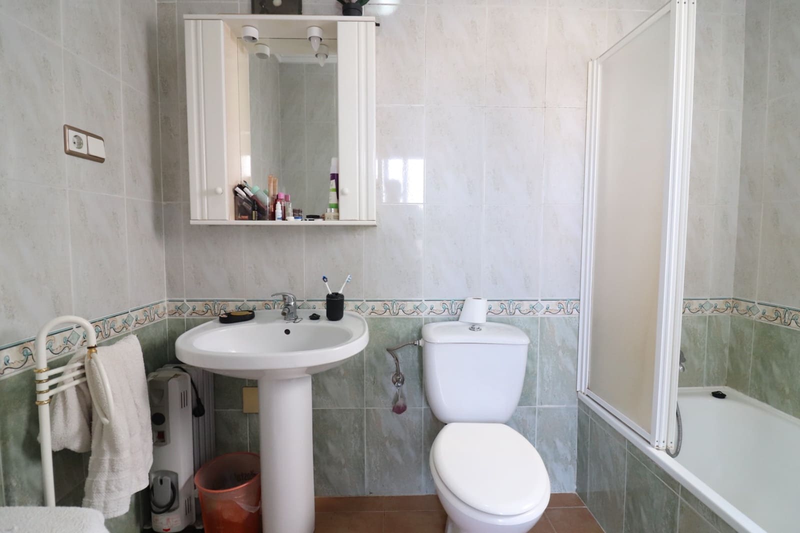 3 slaapkamer Villa te koop in Algorfa met zwembad garage - € 150.000 (Ref: 9465362)