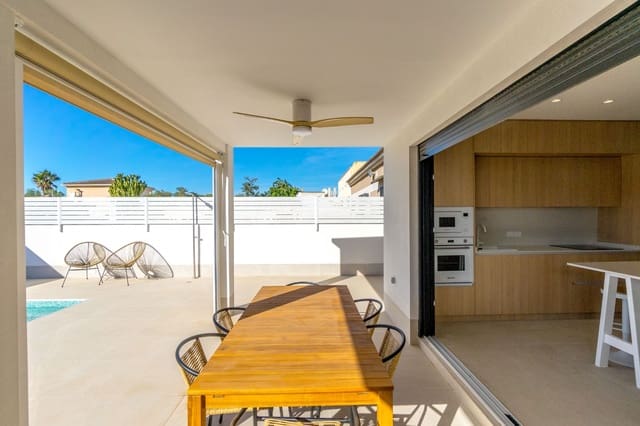 3 slaapkamer Villa te koop in El Chaparral, Torrevieja met zwembad garage - € 499.000 (Ref: 9465364)