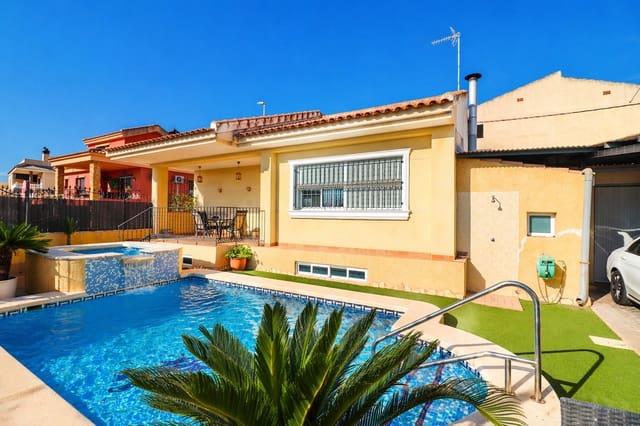 3 makuuhuone Huvila myytävänä paikassa El Saladar, Almoradí mukana uima-altaan 
autotalli - 299 950 € (Ref: 9465366)