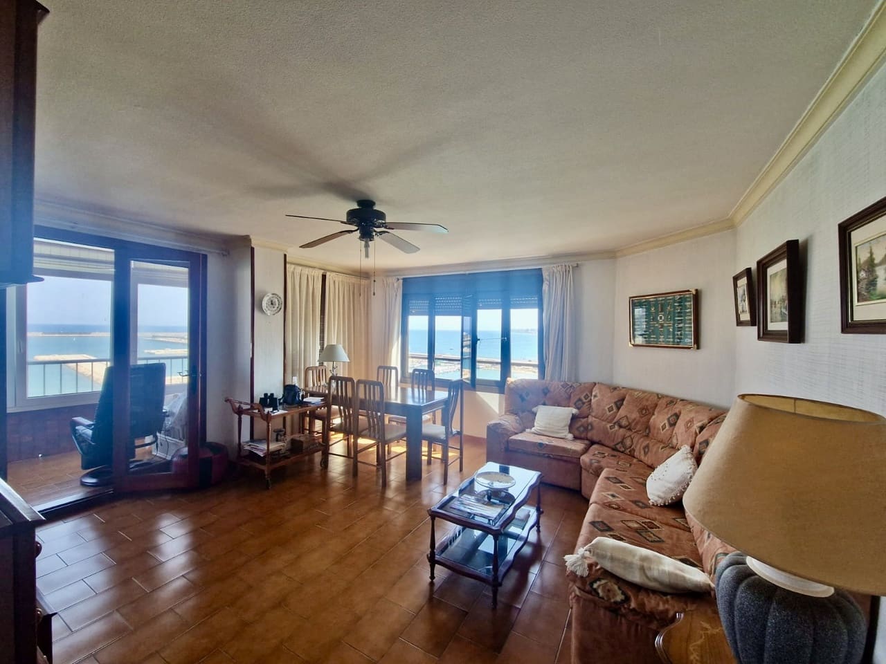 3 makuuhuone Ranta-asunto myytävänä paikassa Torrevieja - 297 000 € (Ref: 9465371)