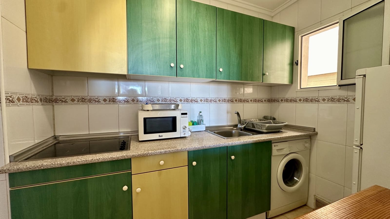 Apartamento de 2 habitaciones en Torrevieja en venta con piscina - 148.500 € (Ref: 9465393)