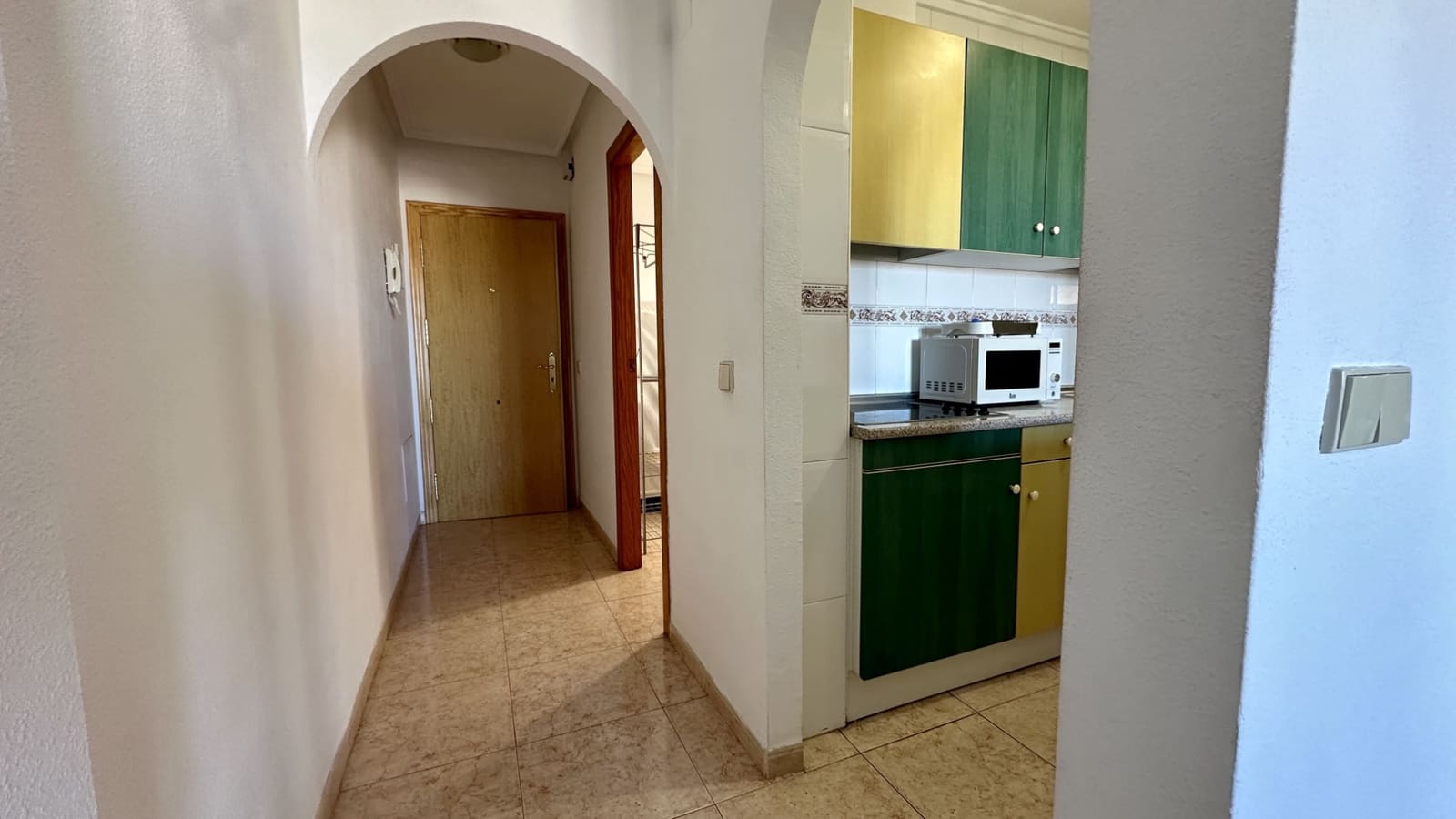 Apartamento de 2 habitaciones en Torrevieja en venta con piscina - 148.500 € (Ref: 9465393)