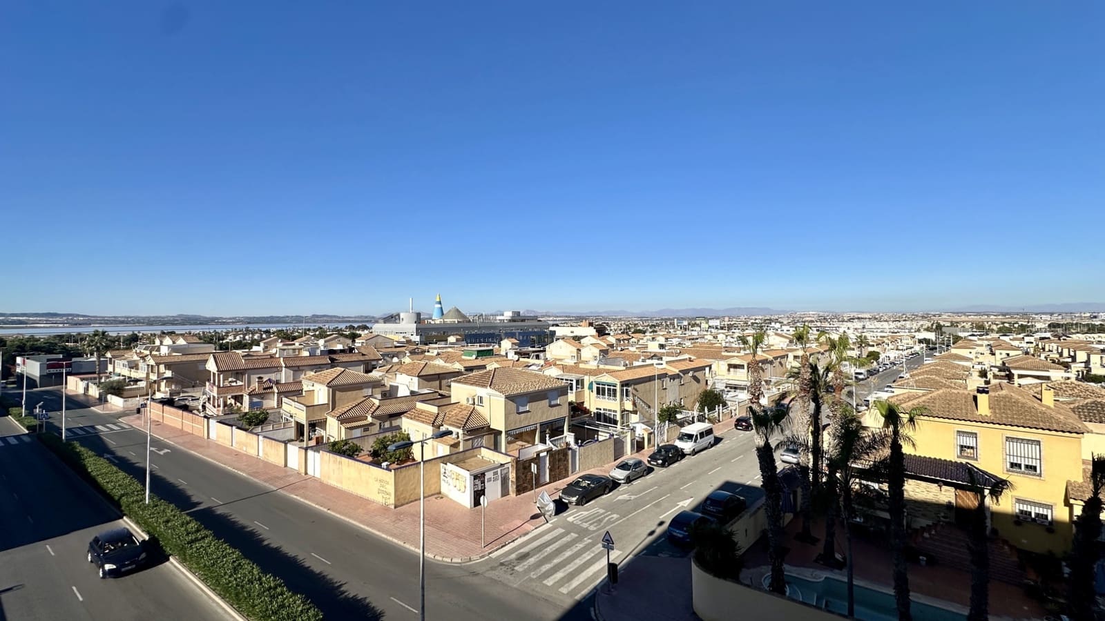 Apartamento de 2 habitaciones en Torrevieja en venta con piscina - 148.500 € (Ref: 9465393)