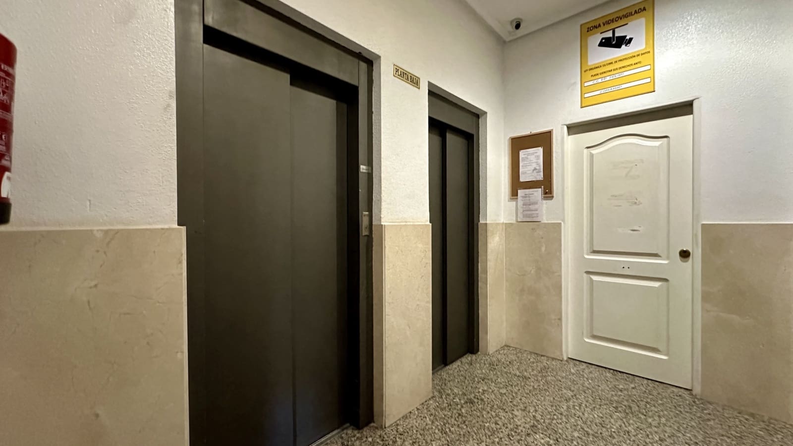 Apartamento de 2 habitaciones en Torrevieja en venta con piscina - 148.500 € (Ref: 9465393)