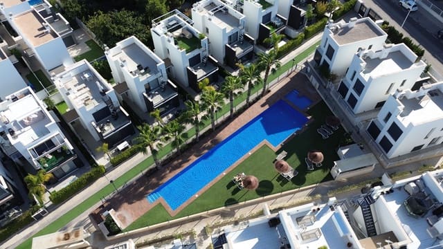 Apartamento de 3 habitaciones en Punta Prima, Orihuela en venta con piscina - 295.000 € (Ref: 9465394)