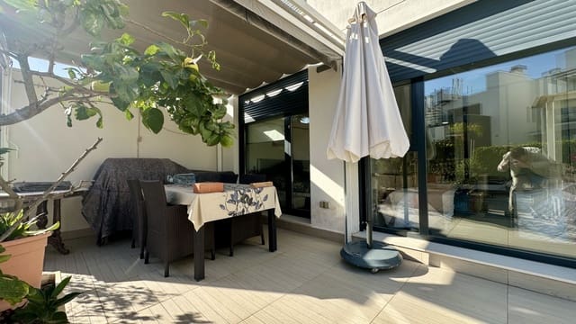 Apartamento de 3 habitaciones en Punta Prima, Orihuela en venta con piscina - 295.000 € (Ref: 9465394)