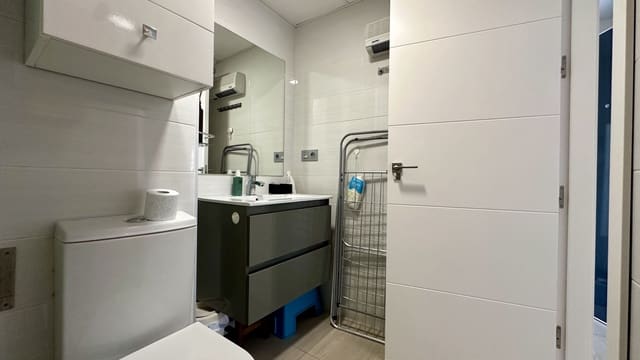 Apartamento de 3 habitaciones en Punta Prima, Orihuela en venta con piscina - 295.000 € (Ref: 9465394)