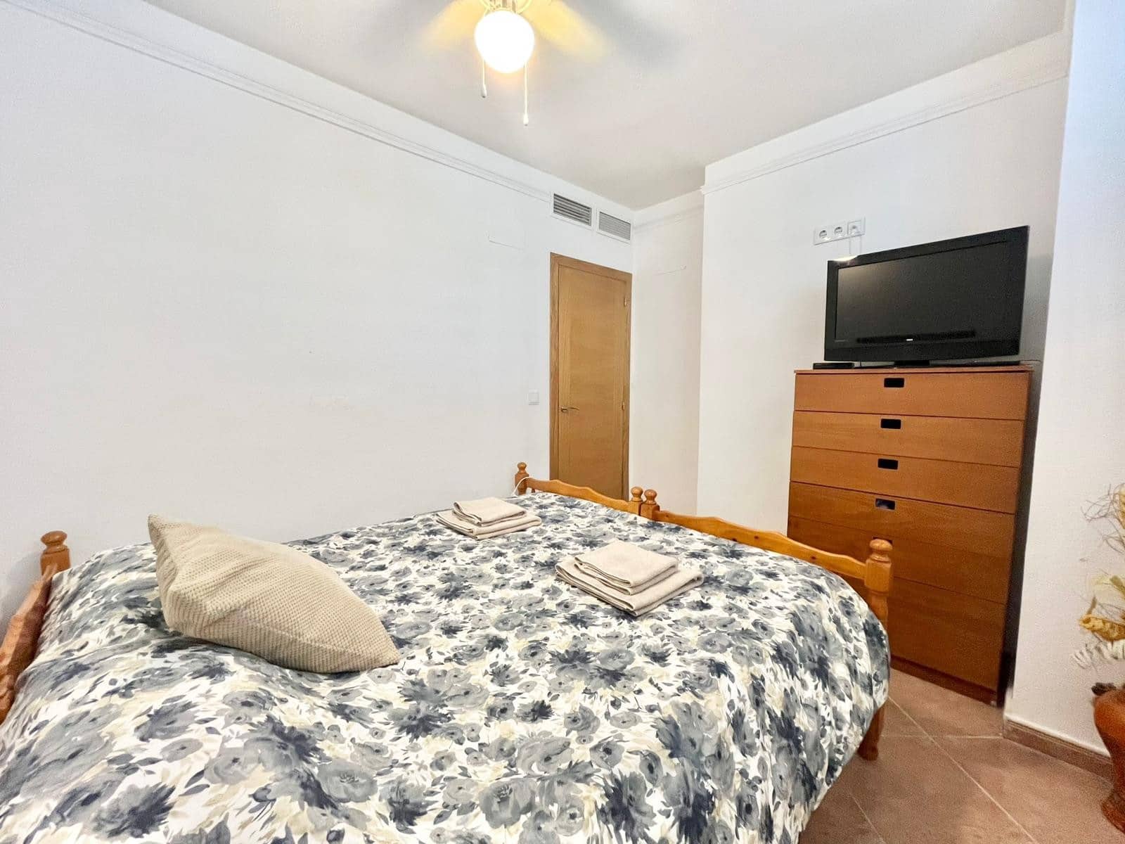 2 bedroom Apartment for sale in Formentera del Segura with pool - € 120,000 (Ref: 9465395)