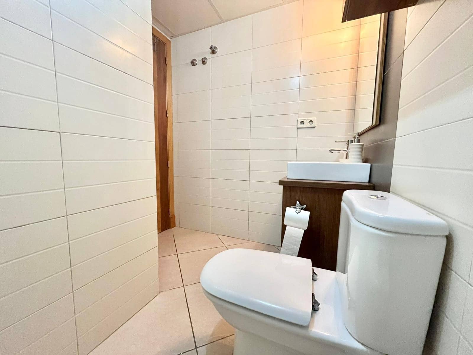 2 bedroom Apartment for sale in Formentera del Segura with pool - € 120,000 (Ref: 9465395)