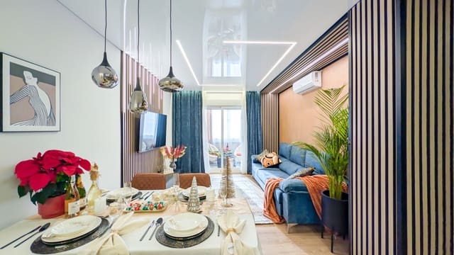 Apartamento de 2 habitaciones en Playa del Acequión, Torrevieja en venta con piscina - 174.800 € (Ref: 9465399)