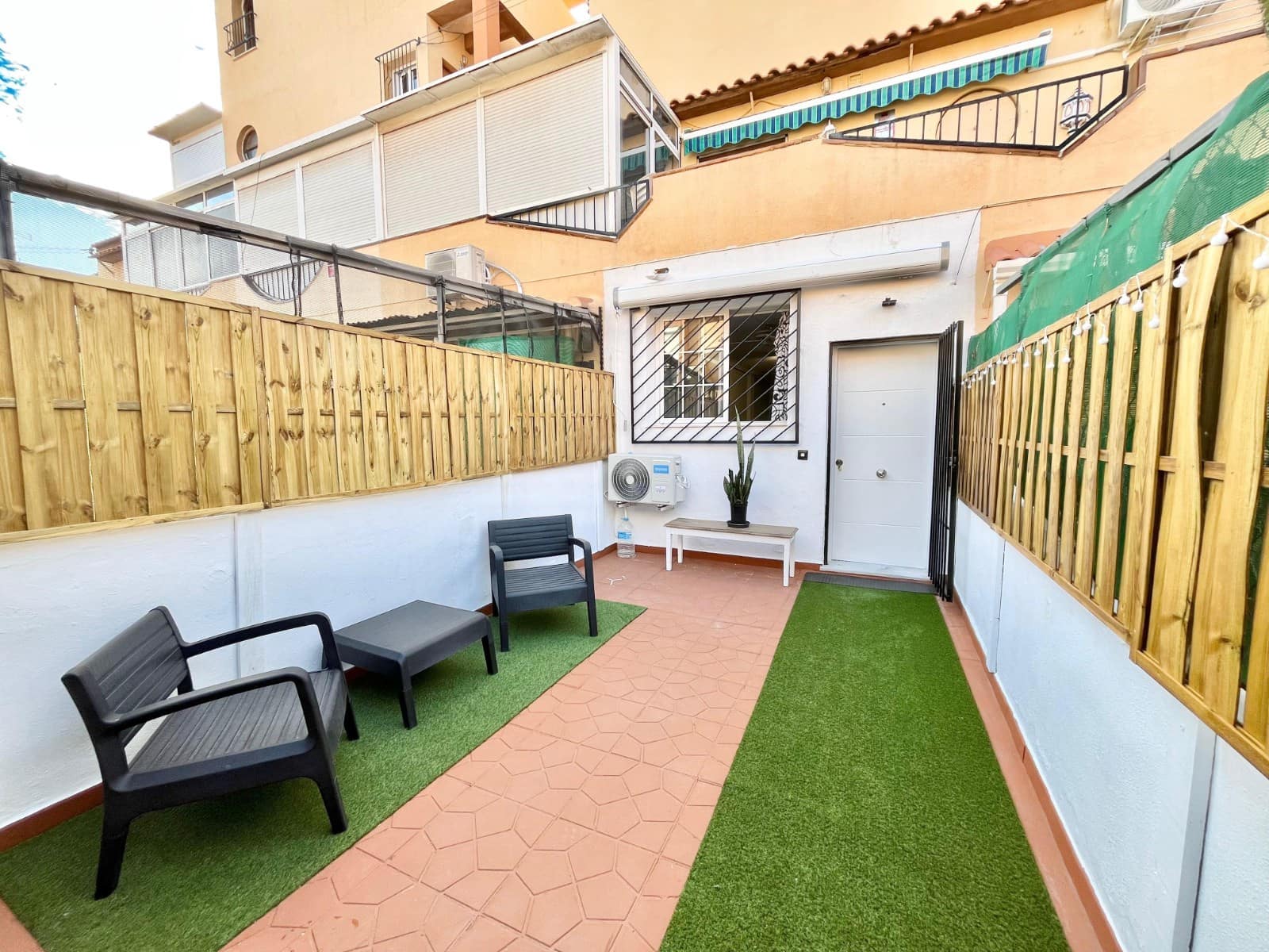 Studio til salg i Torrevieja - € 87.000 (Ref: 9465400)
