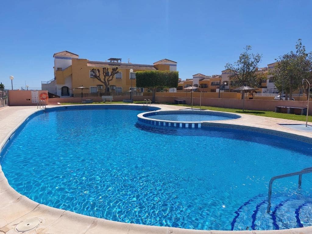 2 Zimmer Apartment zu verkaufen in Los Montesinos mit Pool - 169.900 € (Ref: 9470487)