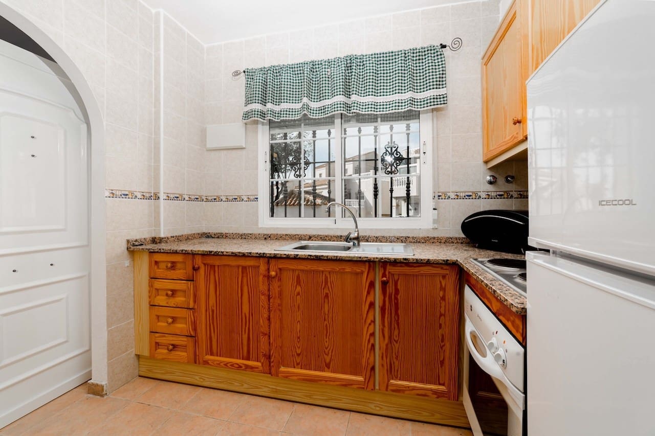 2 quarto Casa em Banda para venda em Villamartin com piscina garagem - 149 000 € (Ref: 9474021)