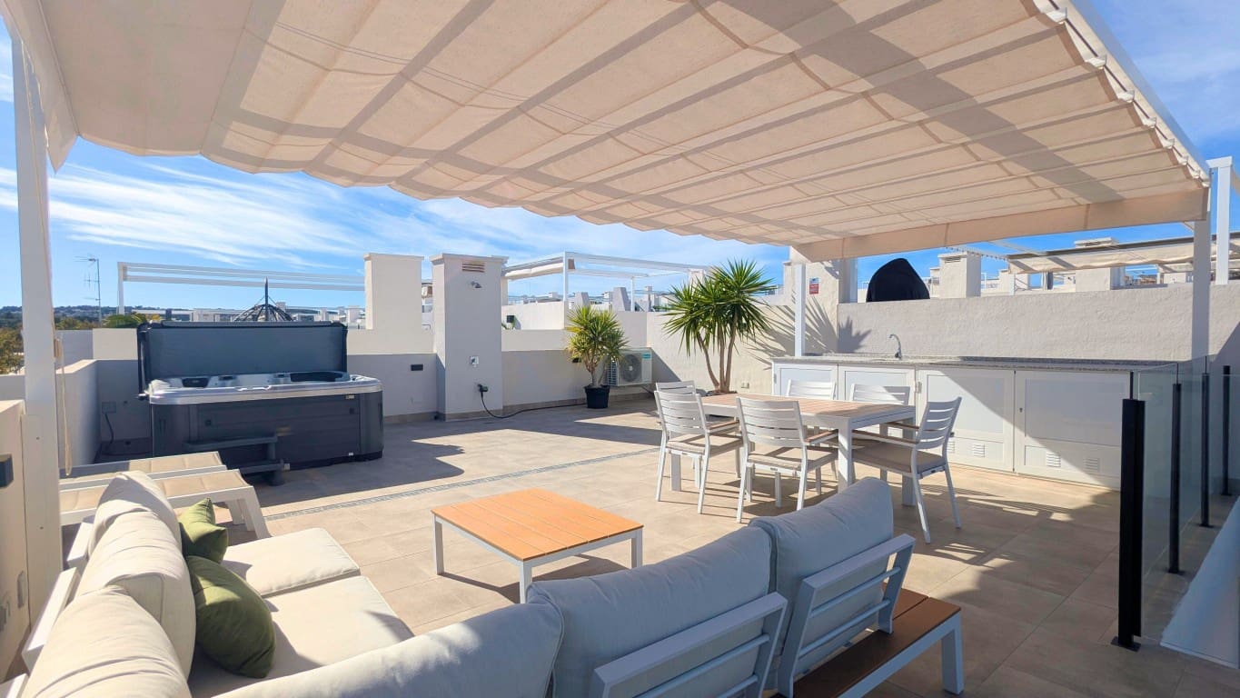 2 sypialnia Penthouse na sprzedaż w San Miguel de Salinas z basenem - 299 000 € (Ref: 9474765)