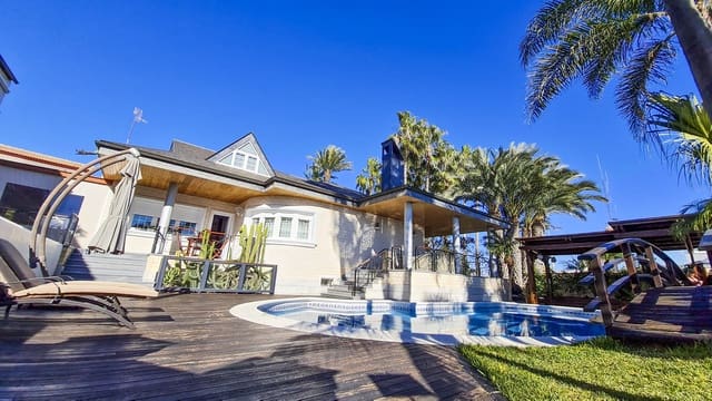 5 slaapkamer Villa te koop in San Pedro del Pinatar ciudad, San Pedro del Pinatar - € 1.500.000 (Ref: 9511651)