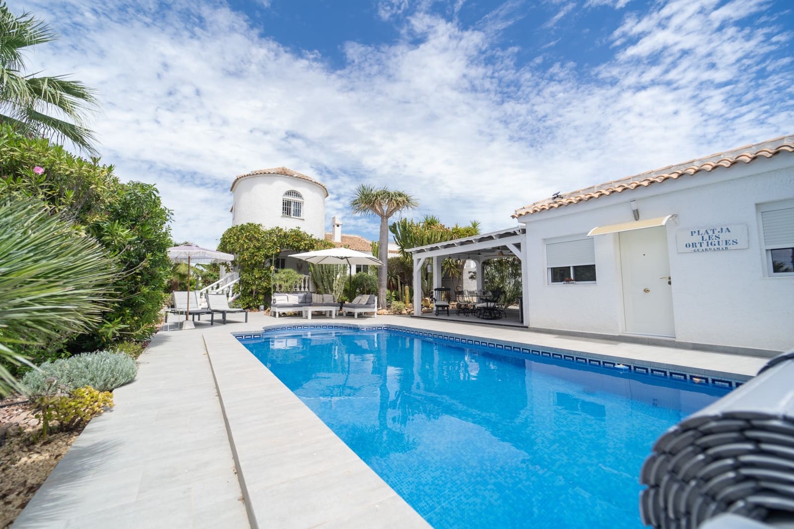 4 bedroom Villa for sale in La Siesta with pool garage - € 495,000 (Ref: 9511815)