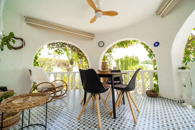 4 slaapkamer Villa te koop in La Siesta, Torrevieja met zwembad garage - € 495.000 (Ref: 9511815)