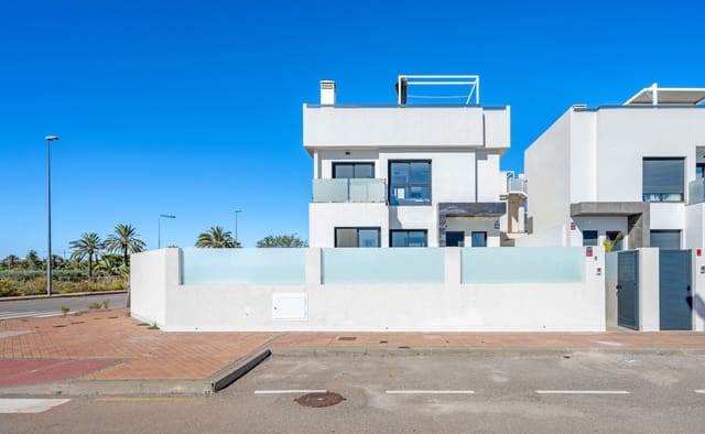 4 soverom Villa til salgs i Centro, Los Alcázares med svømmebasseng garasje - € 649 000 (Ref: 9511820)