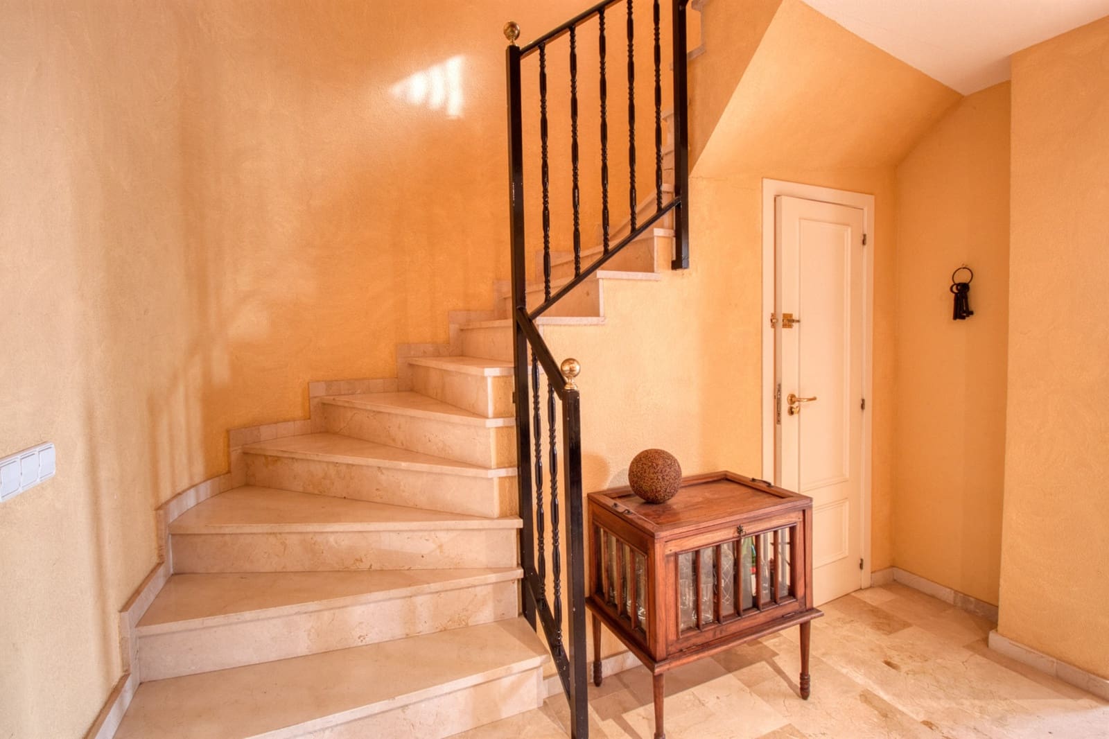 4 bedroom Villa for sale in Benidorm with pool garage - € 690,000 (Ref: 9511822)