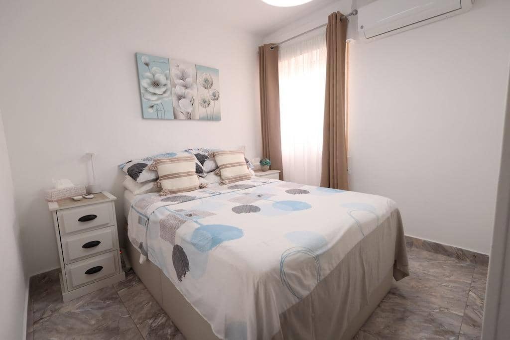 Bungalow de 3 habitaciones en Torrevieja en venta con piscina - 139.000 € (Ref: 9511833)
