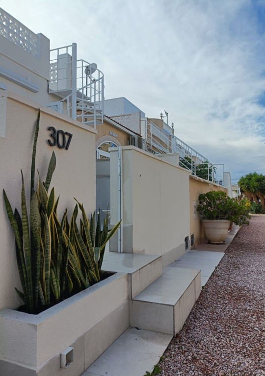 2 quarto Bungalow para venda em La Siesta - 149 000 € (Ref: 9511840)