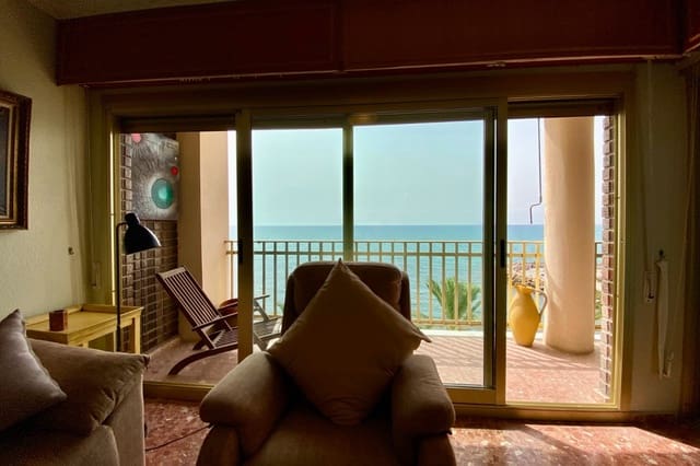 Apartamento Playa de 3 habitaciones en Las Piscinas Naturales, Torrevieja en venta con piscina - 497.000 € (Ref: 9512156)