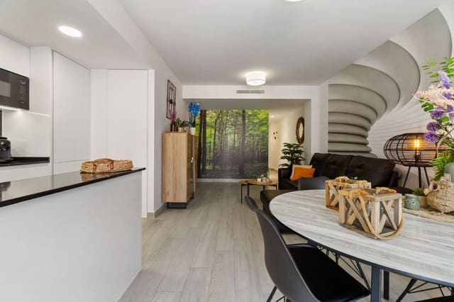 Apartamento de 3 habitaciones en Las Piscinas Naturales, Torrevieja en venta con piscina - 299.900 € (Ref: 9512159)