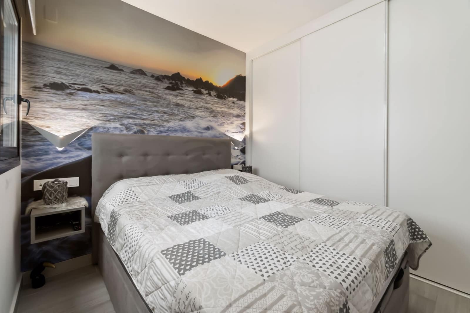 Apartamento de 3 habitaciones en Torrevieja en venta con piscina - 299.900 € (Ref: 9512159)