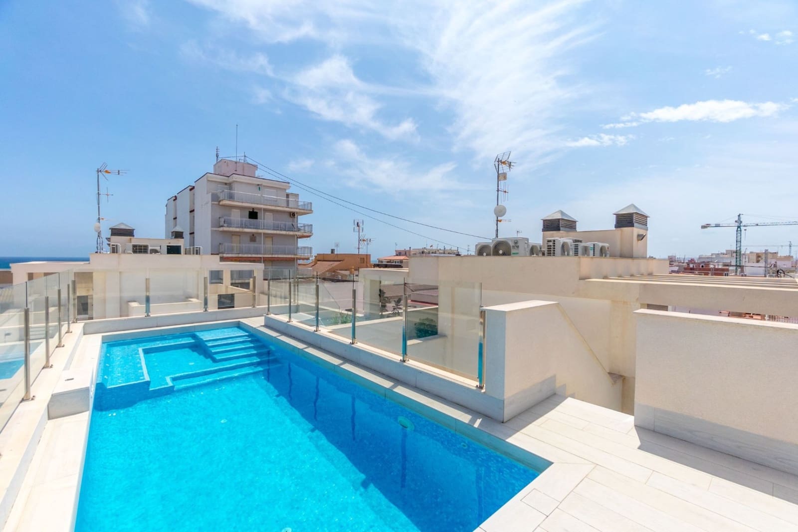 Apartamento de 3 habitaciones en Torrevieja en venta con piscina - 299.900 € (Ref: 9512159)