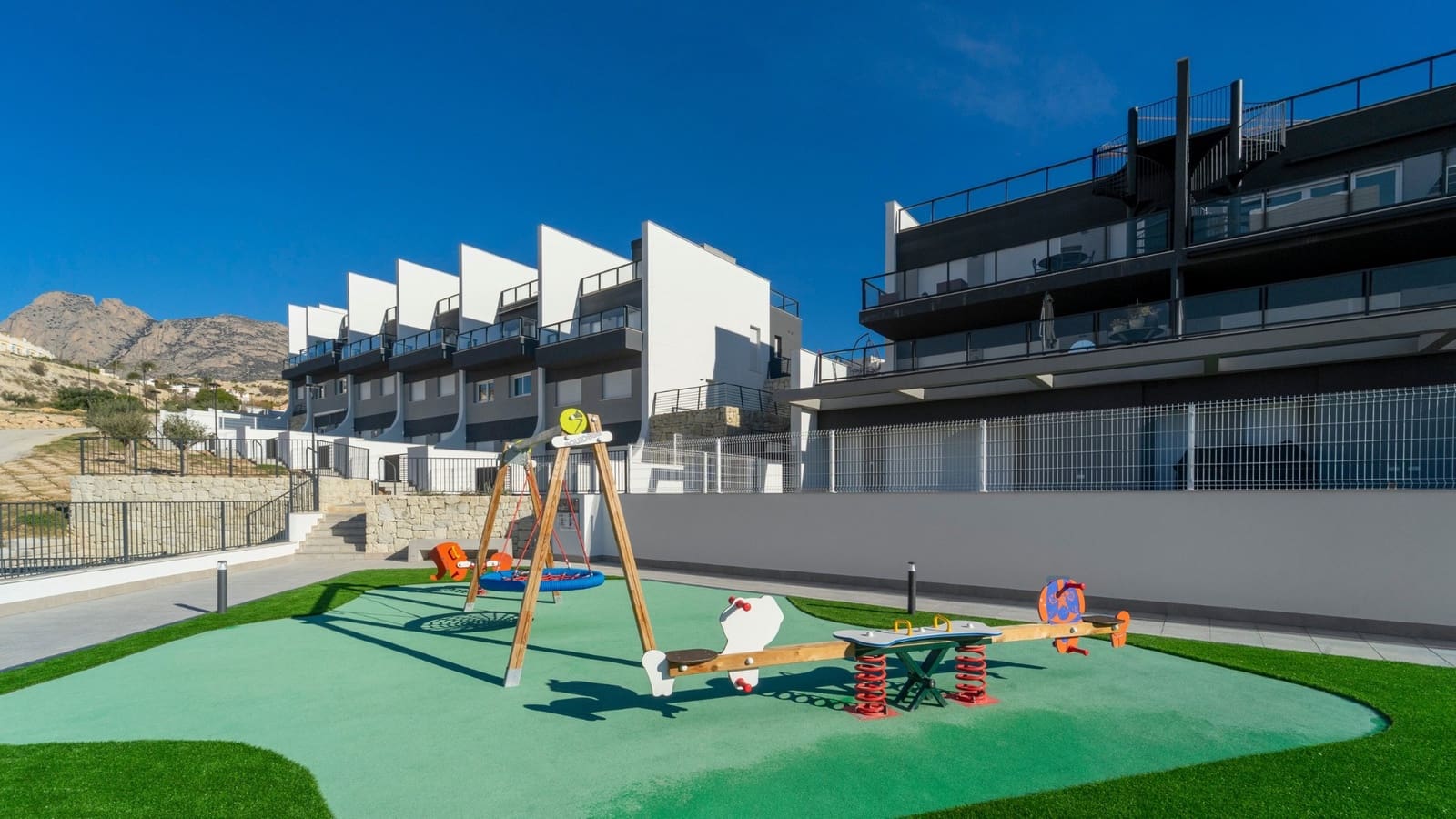 2 bedroom Apartment for sale in Finestrat with pool - € 345,000 (Ref: 9512169)