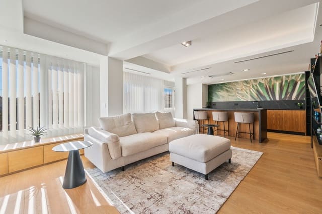 2 bedroom Penthouse for sale in Centro - Muelle Pesquero, Torrevieja - € 349,000 (Ref: 9512170)