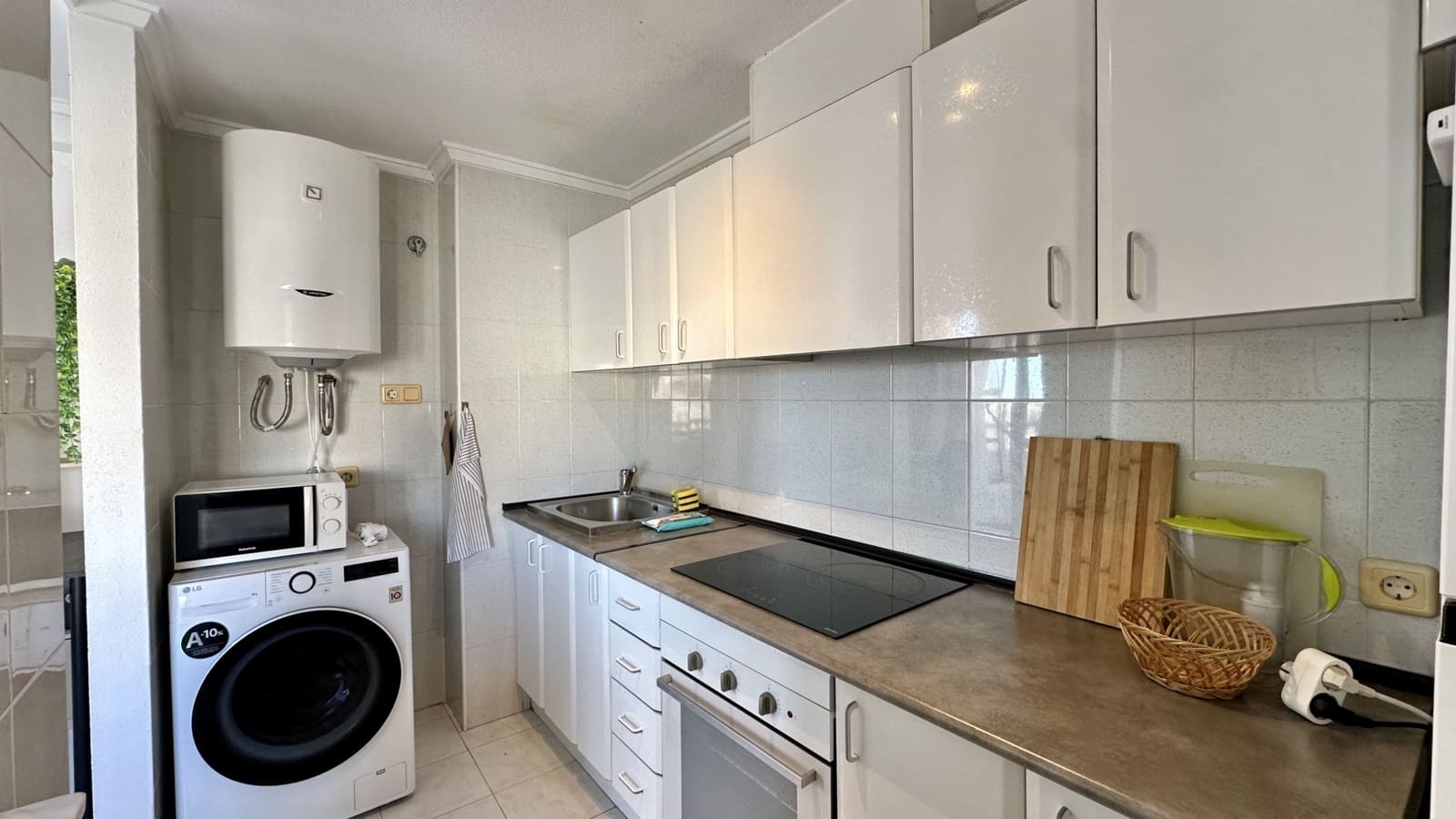 1 slaapkamer Appartement te koop in Torrevieja - € 145.000 (Ref: 9512171)