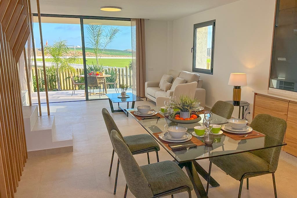 2 bedroom Apartment for sale in Cuevas del Almanzora - € 305,000 (Ref: 9512194)