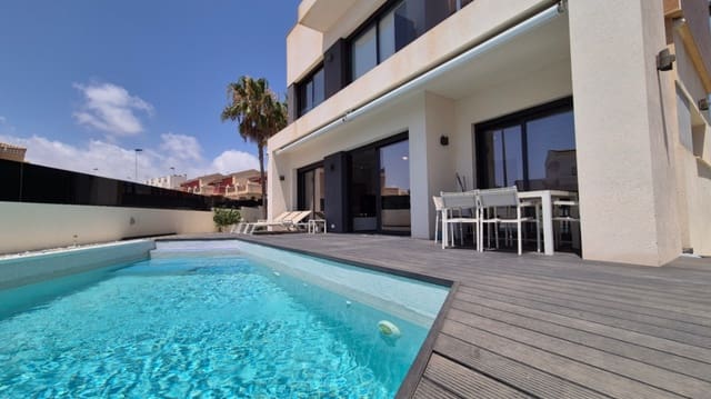 4 soverom Villa til salgs i Playa de los Locos, Torrevieja med svømmebasseng garasje - € 785 000 (Ref: 9518596)