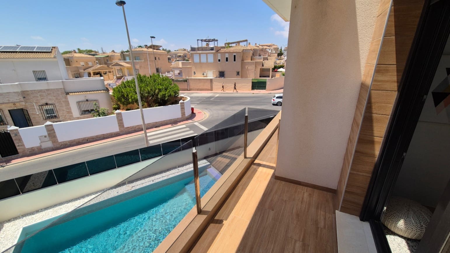 4 slaapkamer Villa te koop in Torrevieja met zwembad garage - € 785.000 (Ref: 9518596)