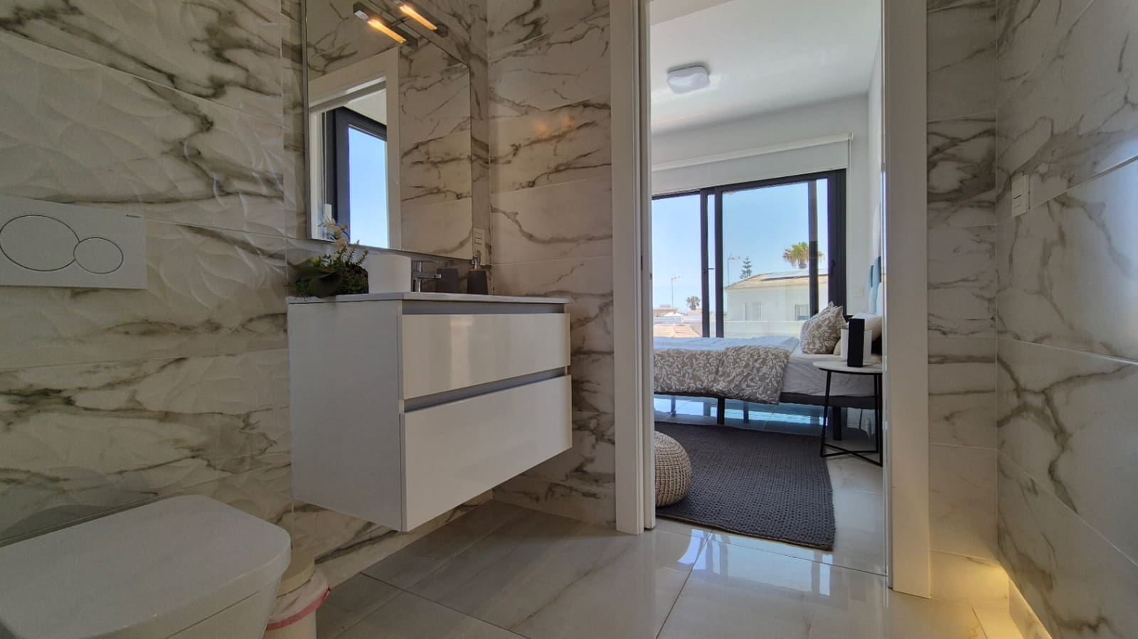 4 slaapkamer Villa te koop in Torrevieja met zwembad garage - € 785.000 (Ref: 9518596)