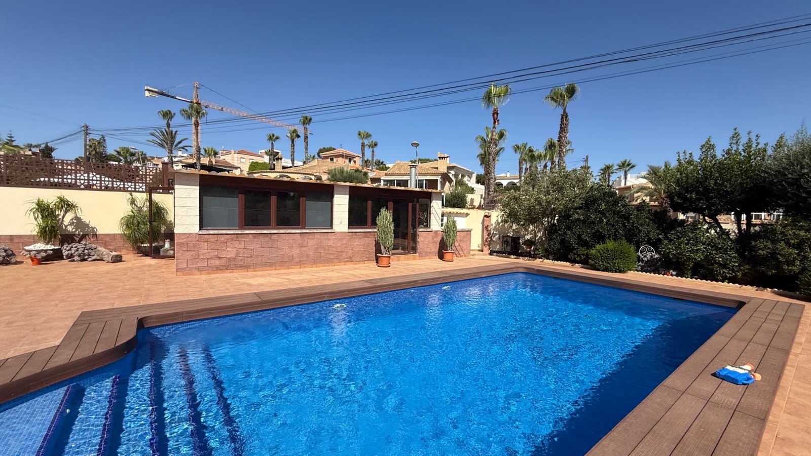 7 makuuhuone Huvila myytävänä paikassa Torrevieja mukana uima-altaan - 930 000 € (Ref: 9518597)