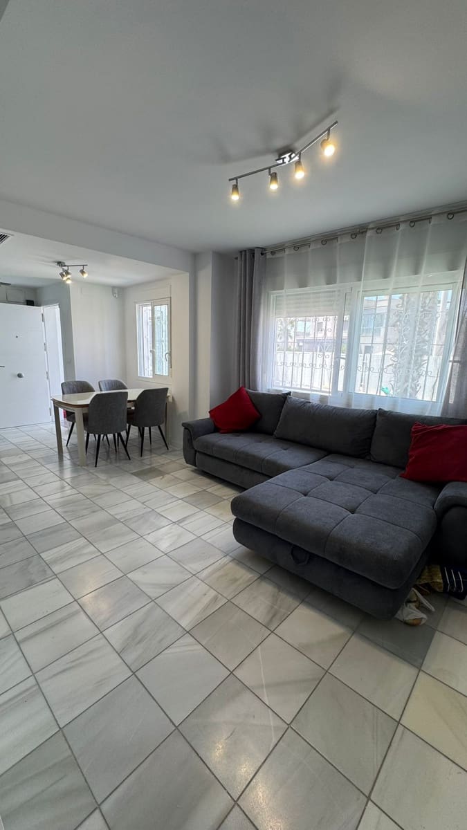 2 slaapkamer Huis te koop in Torrevieja met zwembad garage - € 240.000 (Ref: 9518600)