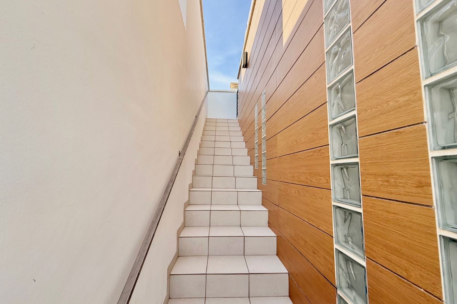 3 makuuhuone Omakotitalo myytävänä paikassa Ciudad Quesada mukana uima-altaan 
autotalli - 340 000 € (Ref: 9518603)