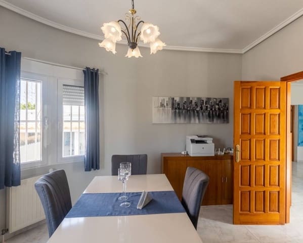 2 bedroom Villa for sale in Ciudad Quesada, Rojales with pool - € 420,000 (Ref: 9520743)