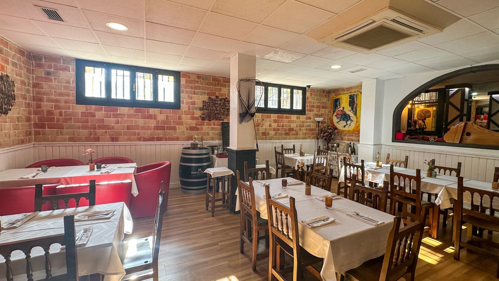 Local Comercial de 2 habitaciones en Torrevieja en venta - 560.000 € (Ref: 9527279)