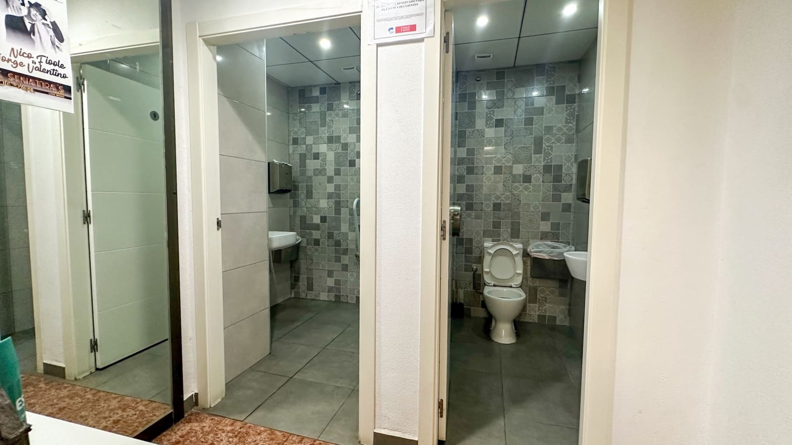 Local Comercial de 2 habitaciones en Torrevieja en venta - 560.000 € (Ref: 9527279)