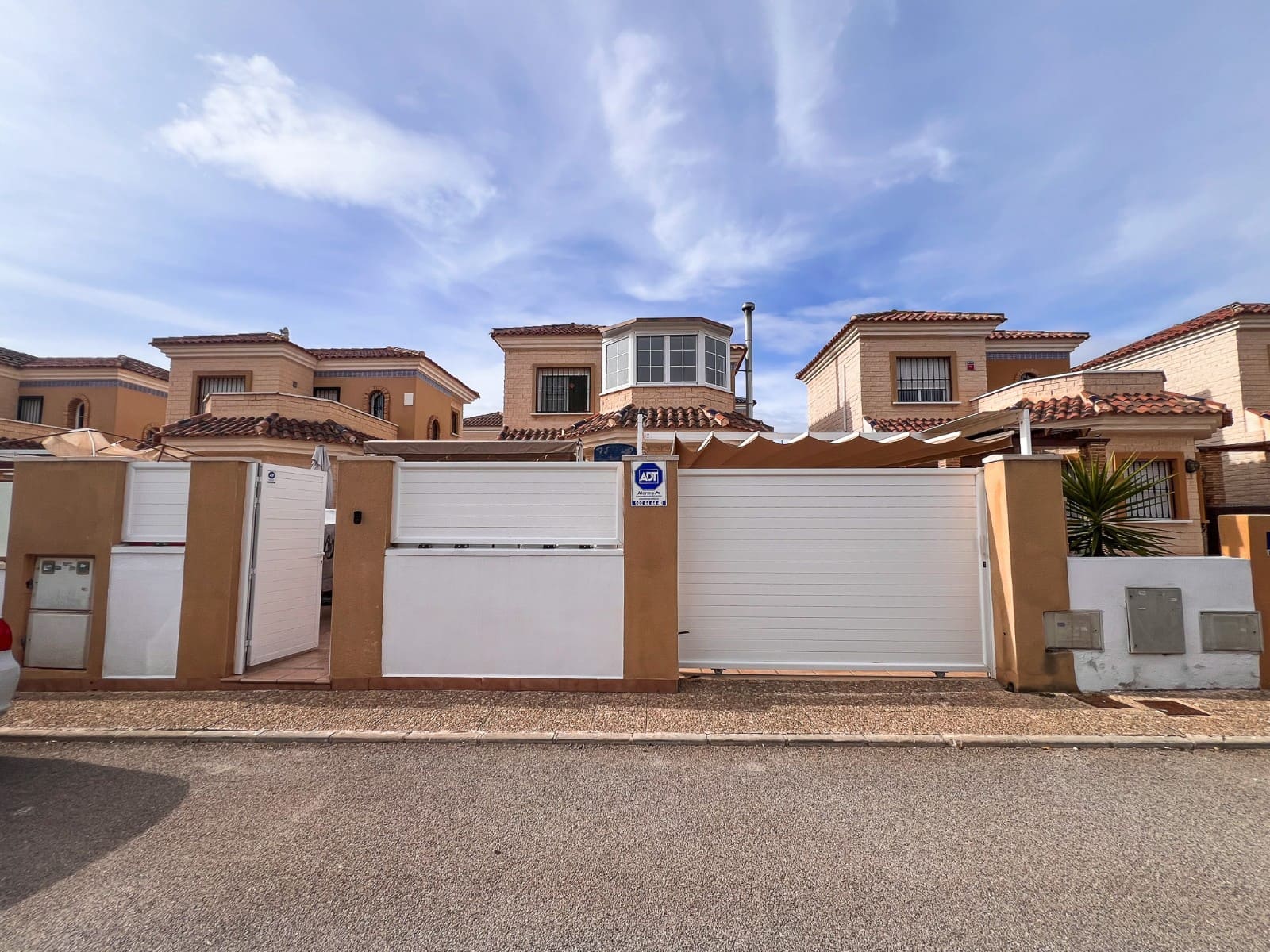 2 sovrum Villa till salu i El Raso med pool - 247 000 € (Ref: 9527280)